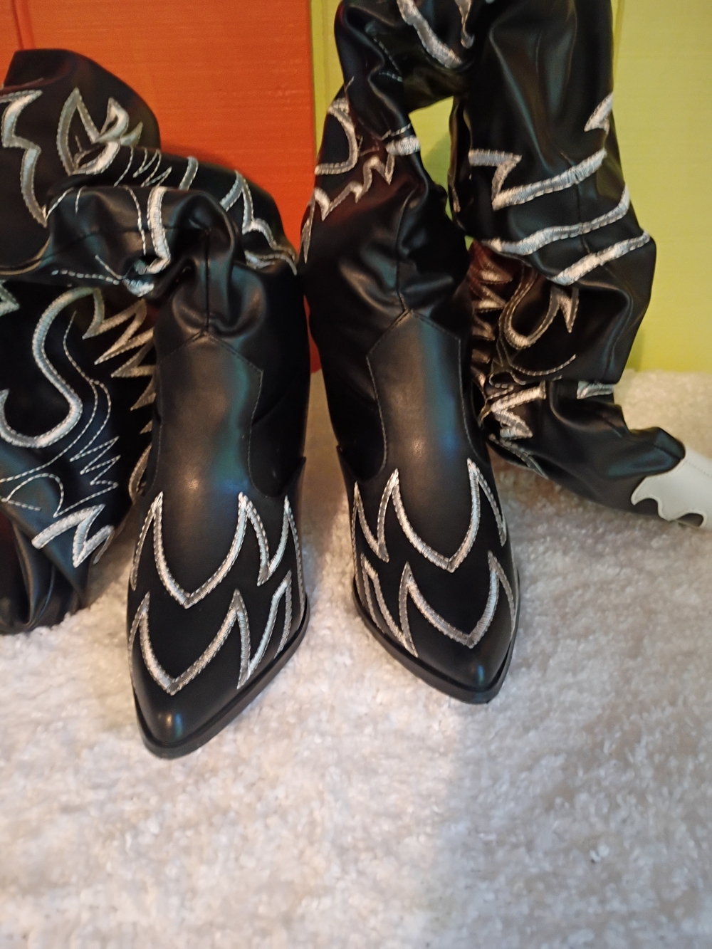Black Western Heeled Boots with Silver Stitching